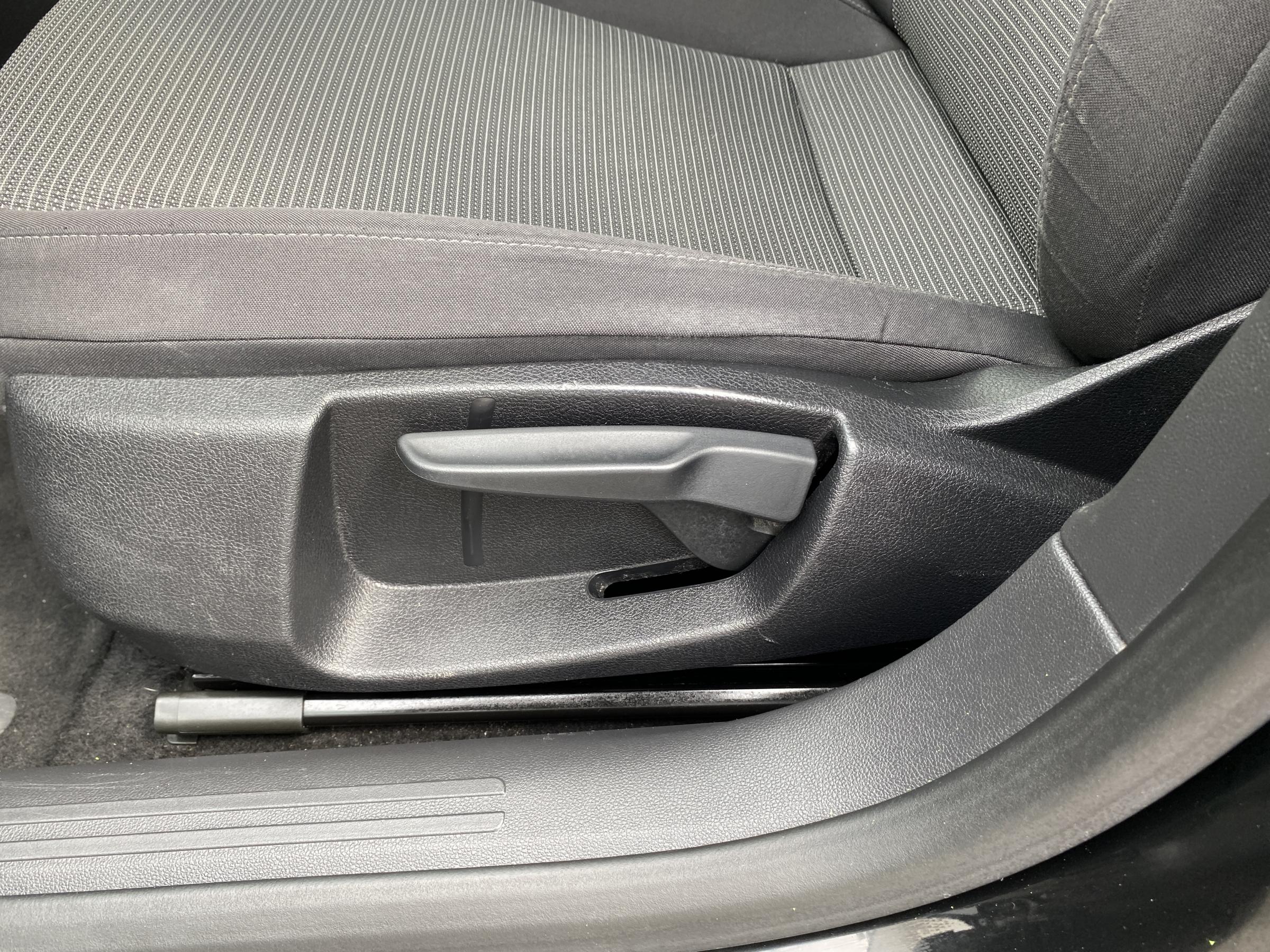 Seat Leon, 2019 - pohled č. 15