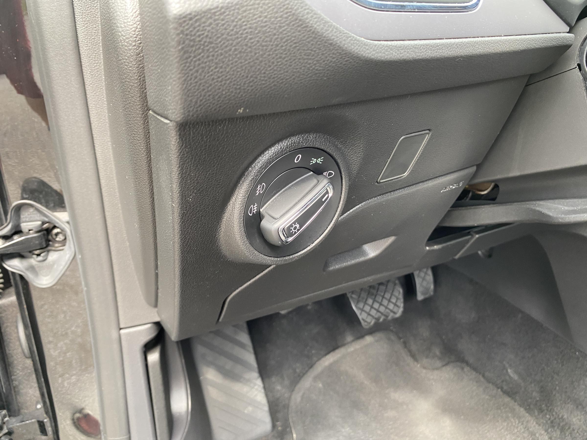 Seat Leon, 2019 - pohled č. 16