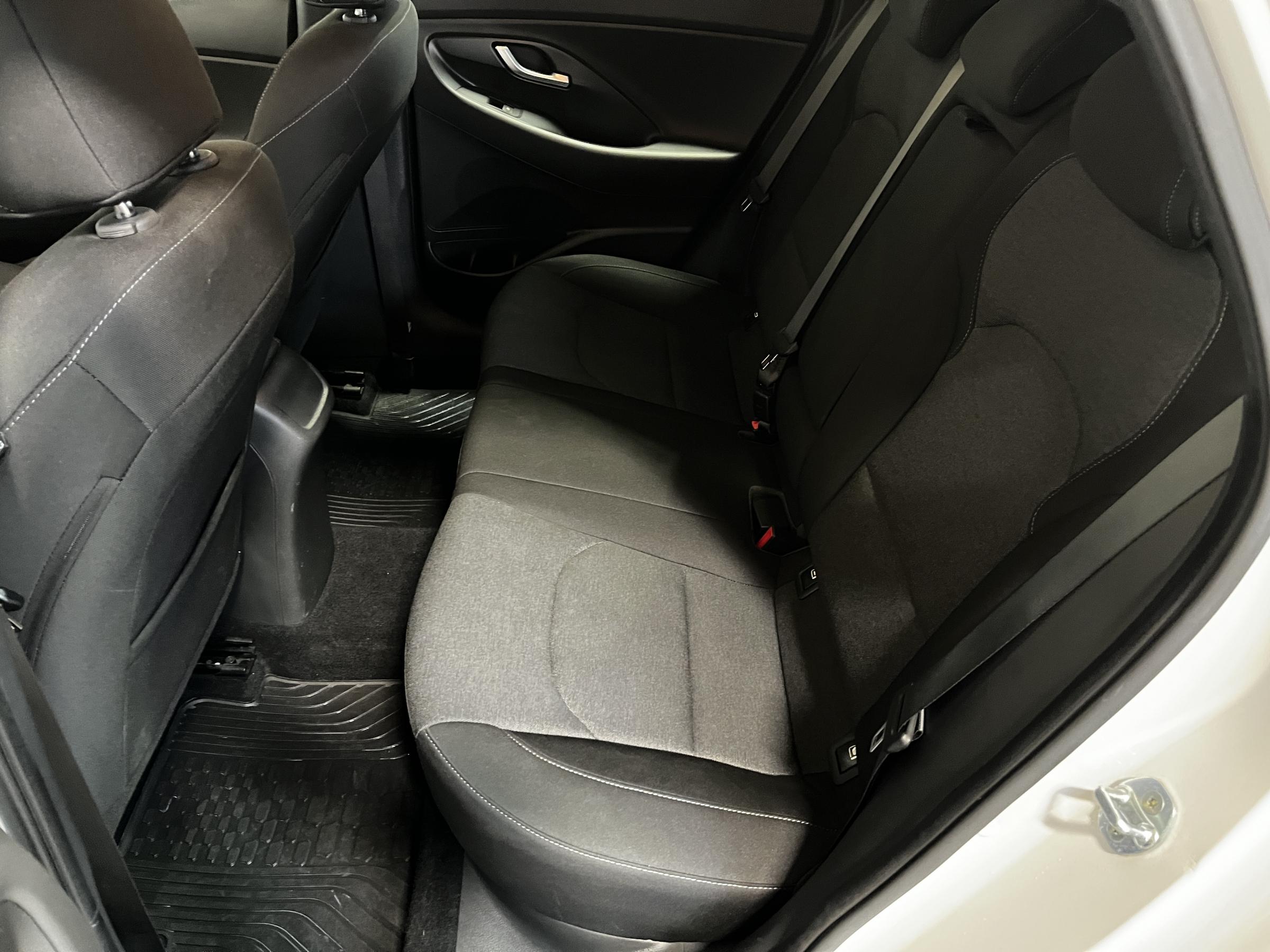 Hyundai i30, 2021 - pohled č. 10