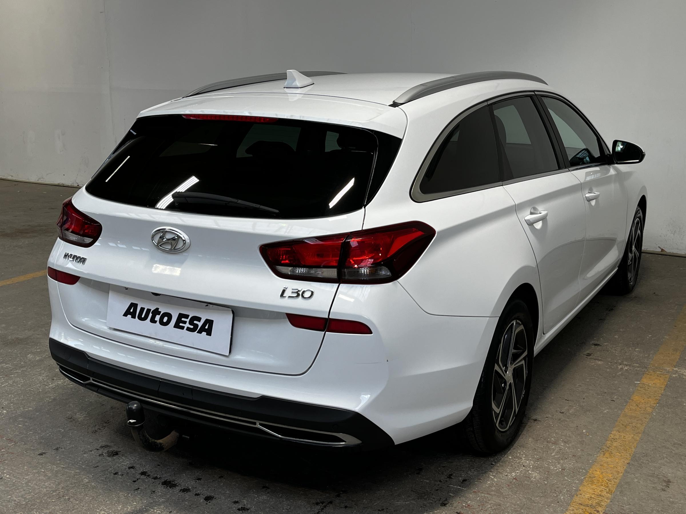 Hyundai i30, 2021 - pohled č. 4