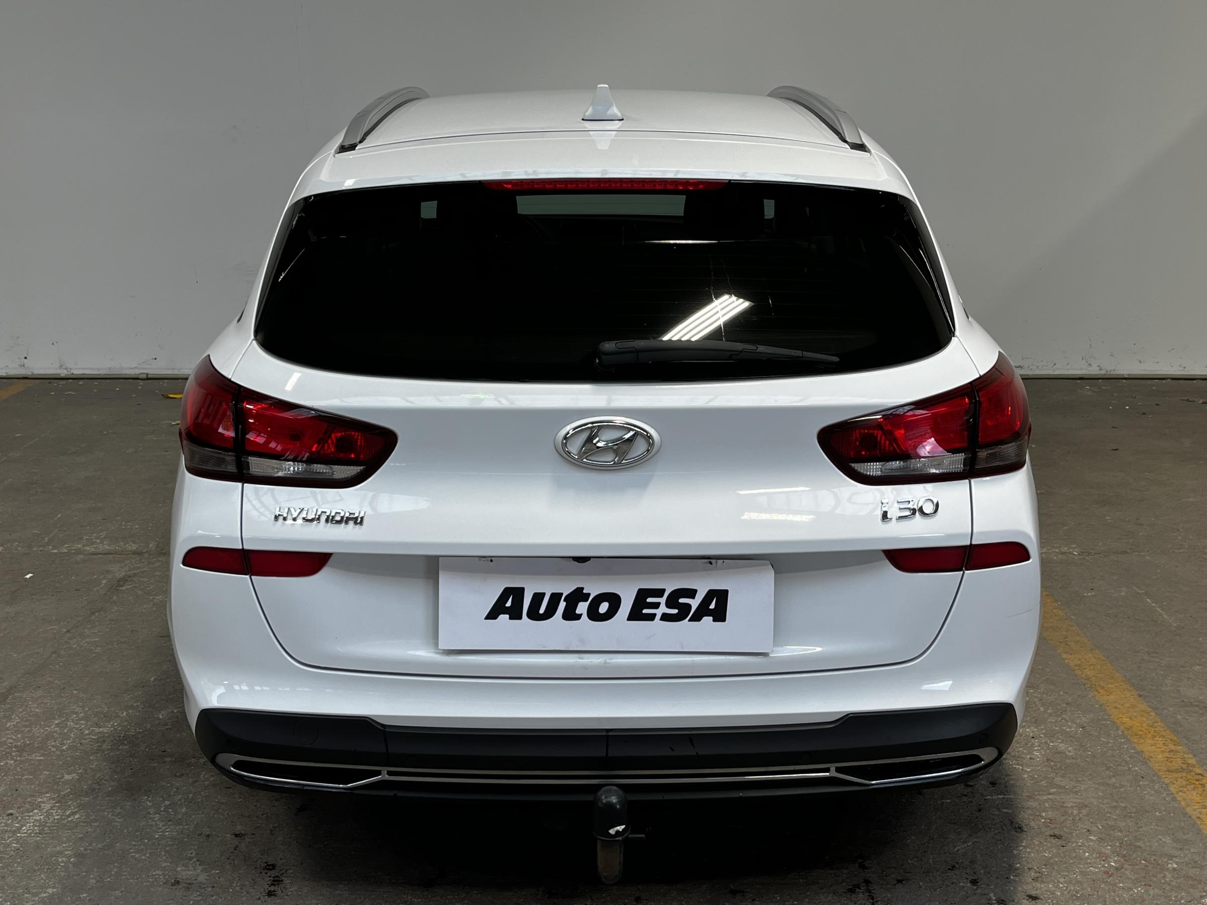 Hyundai i30, 2021 - pohled č. 5