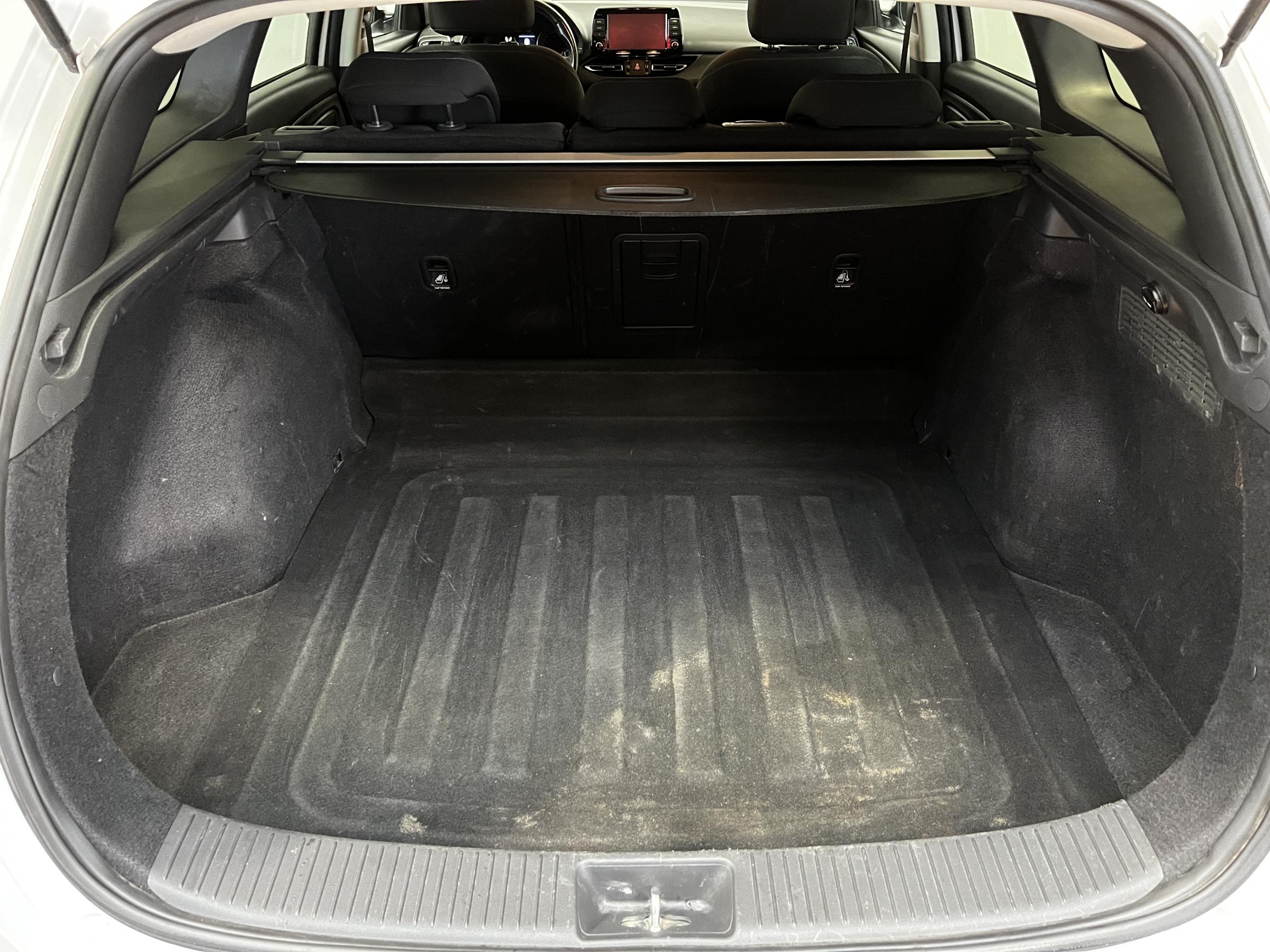 Hyundai i30, 2021 - pohled č. 7