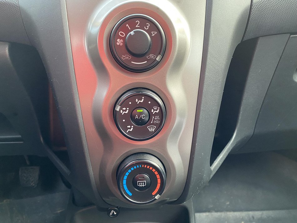 Toyota Yaris 1.3 VVT Terra Cool