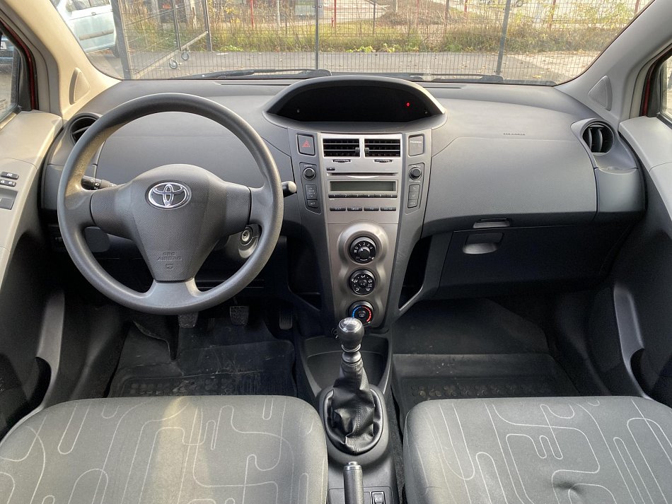 Toyota Yaris 1.3 VVT Terra Cool