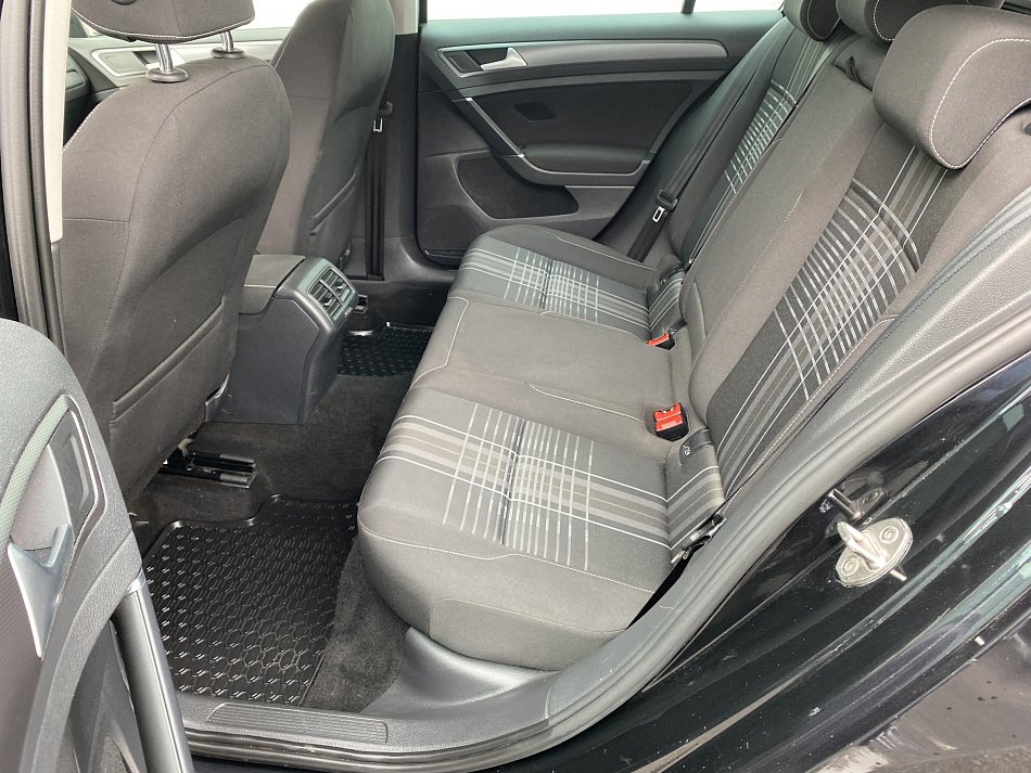 Volkswagen Golf 2.0 TDi Lounge