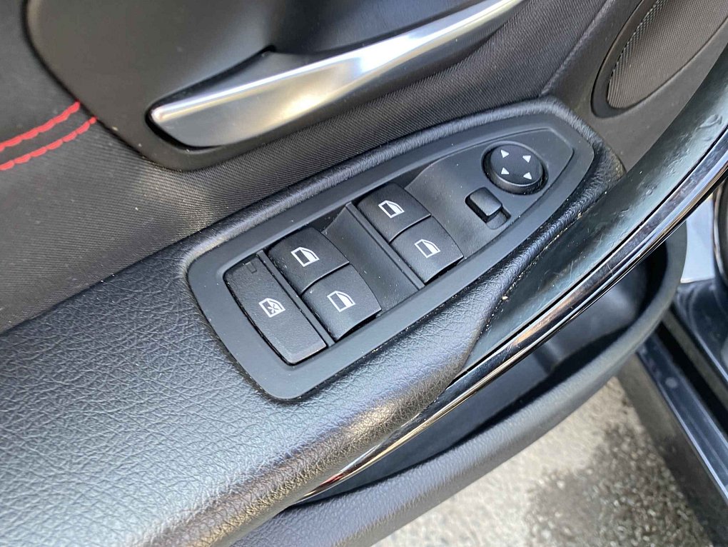 BMW Řada 3 2.0i  320i