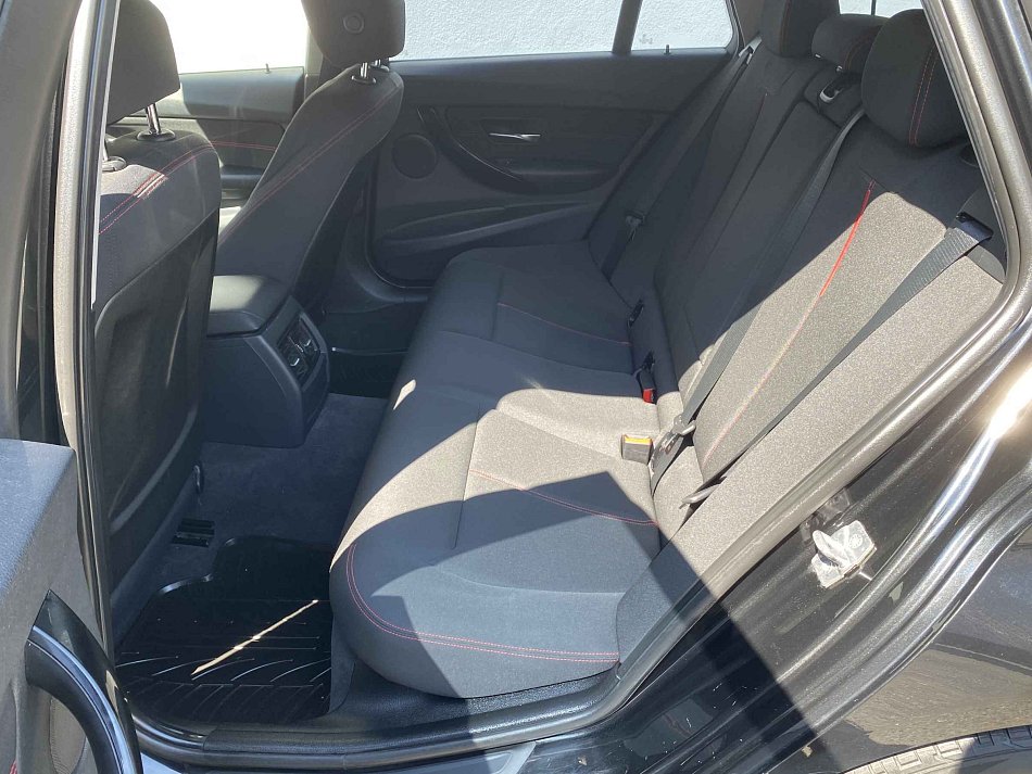BMW Řada 3 2.0i  320i