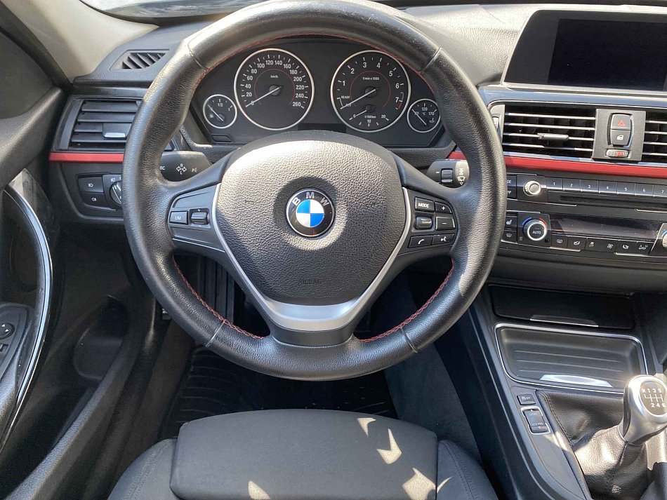 BMW Řada 3 2.0i  320i