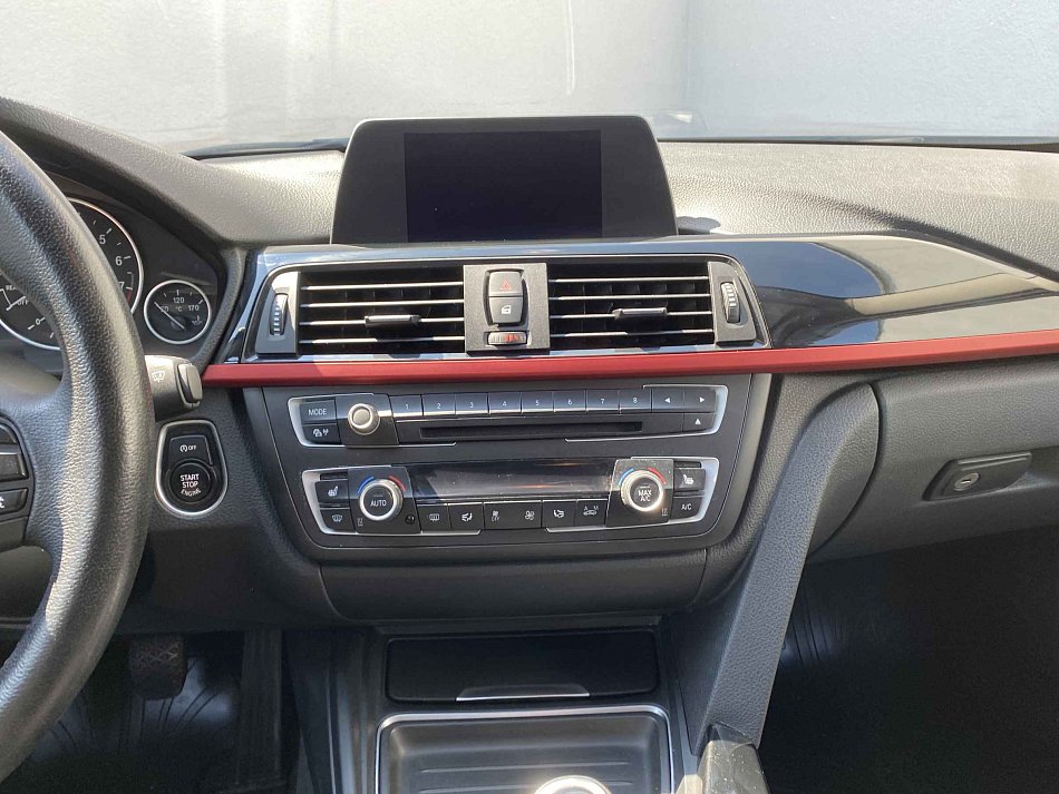 BMW Řada 3 2.0i  320i