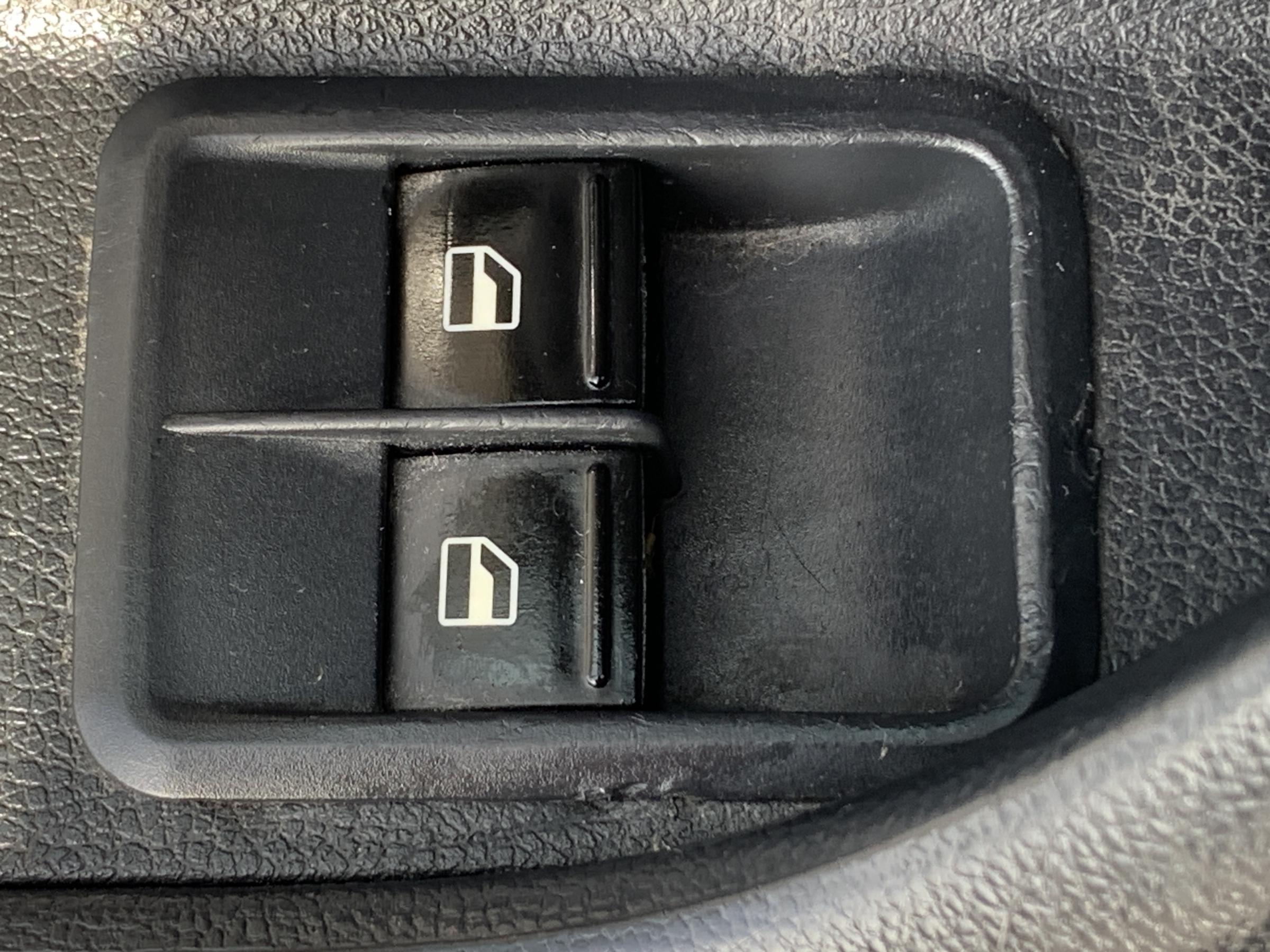 Škoda Fabia II, 2013 - pohled č. 17