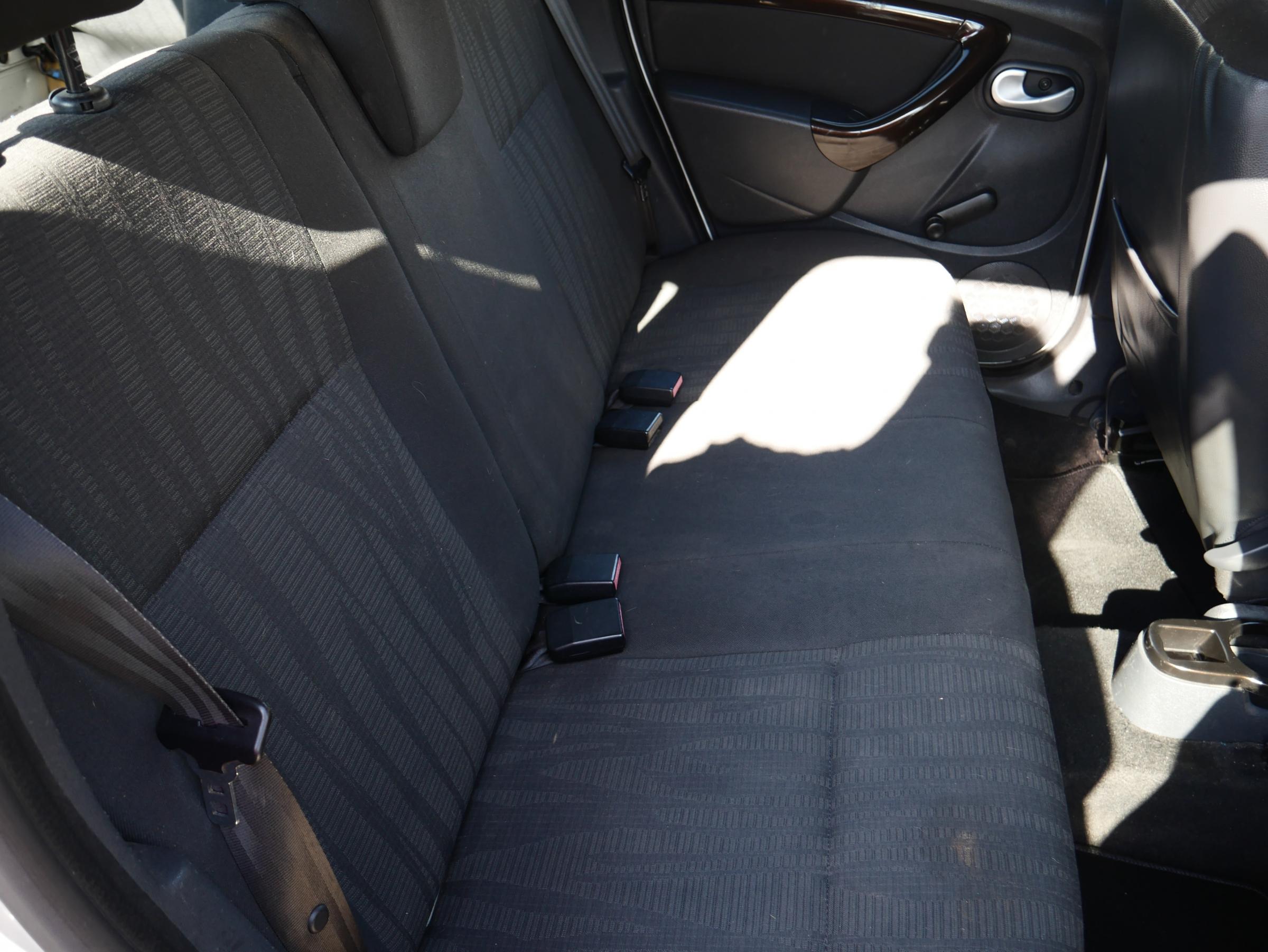 Dacia Duster, 2011 - pohled č. 10