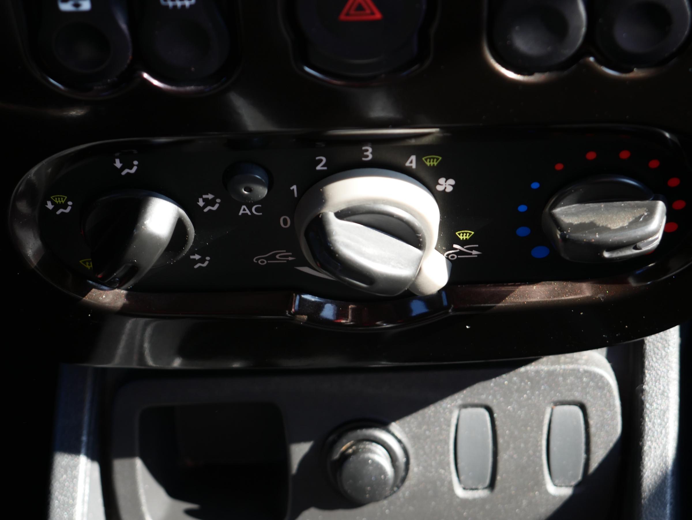 Dacia Duster, 2011 - pohled č. 12