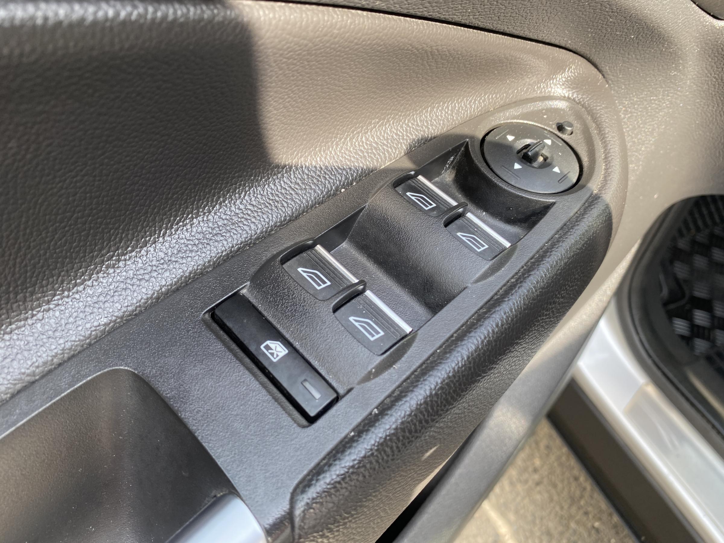 Ford Kuga, 2017 - pohled č. 16