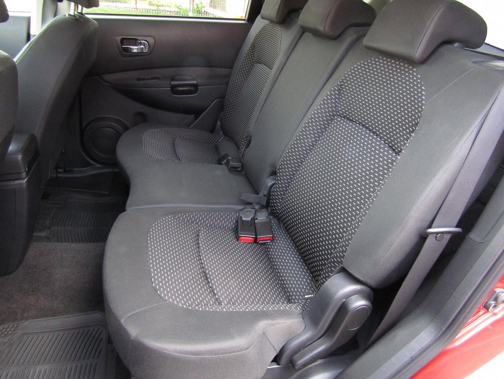 Nissan Qashqai 2.0 dCi  4x4, 7míst