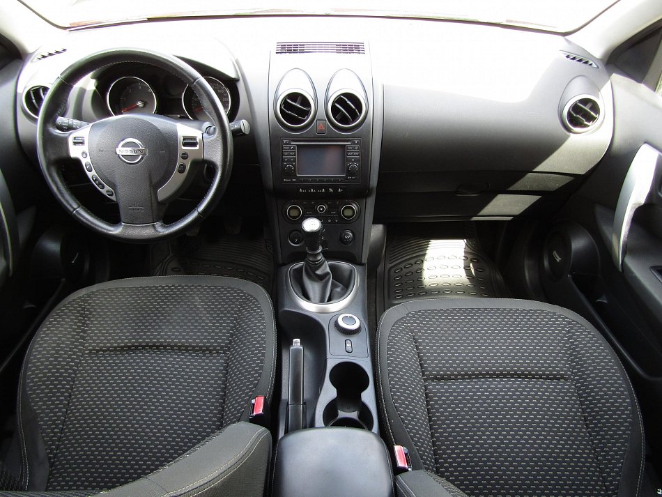Nissan Qashqai 2.0 dCi  4x4, 7míst