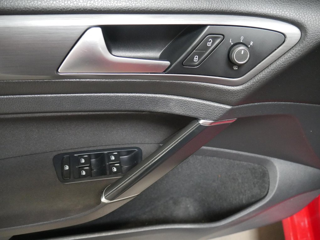 Volkswagen Golf 1.4 TSi 