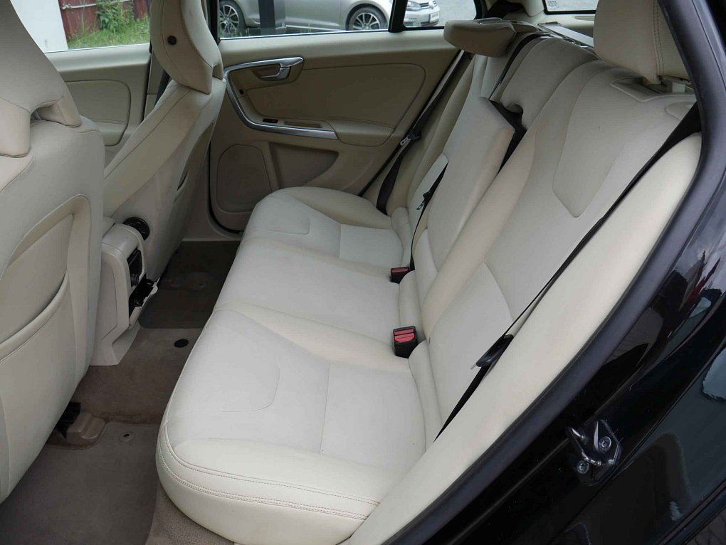 Volvo V60 2.0D 