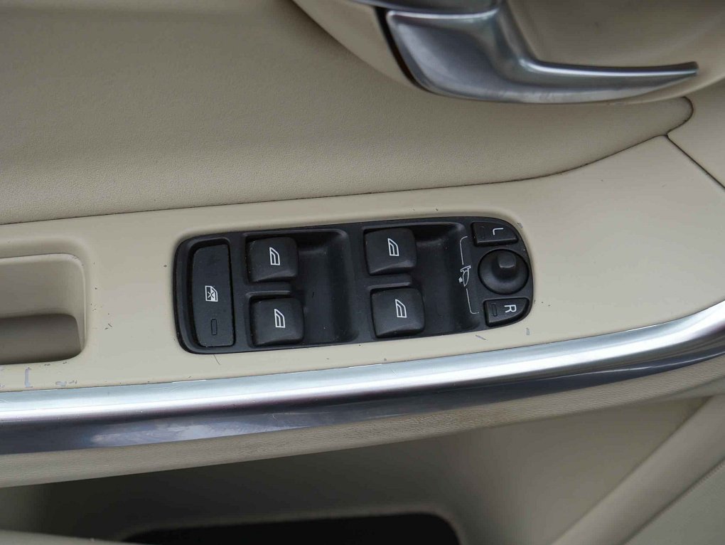 Volvo V60 2.0D 