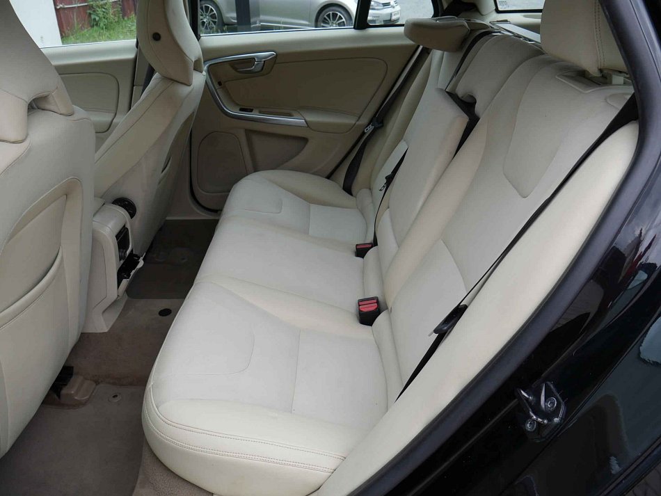 Volvo V60 2.0D 