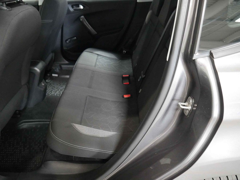 Peugeot 2008 1.2 PT 