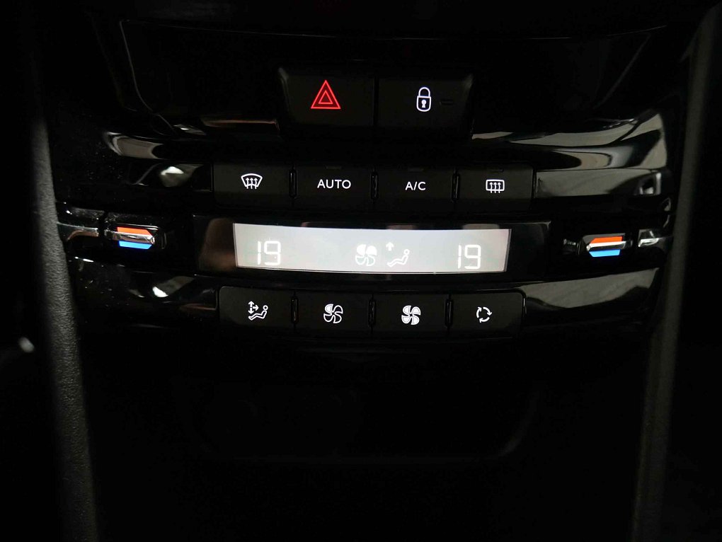 Peugeot 2008 1.2 PT 