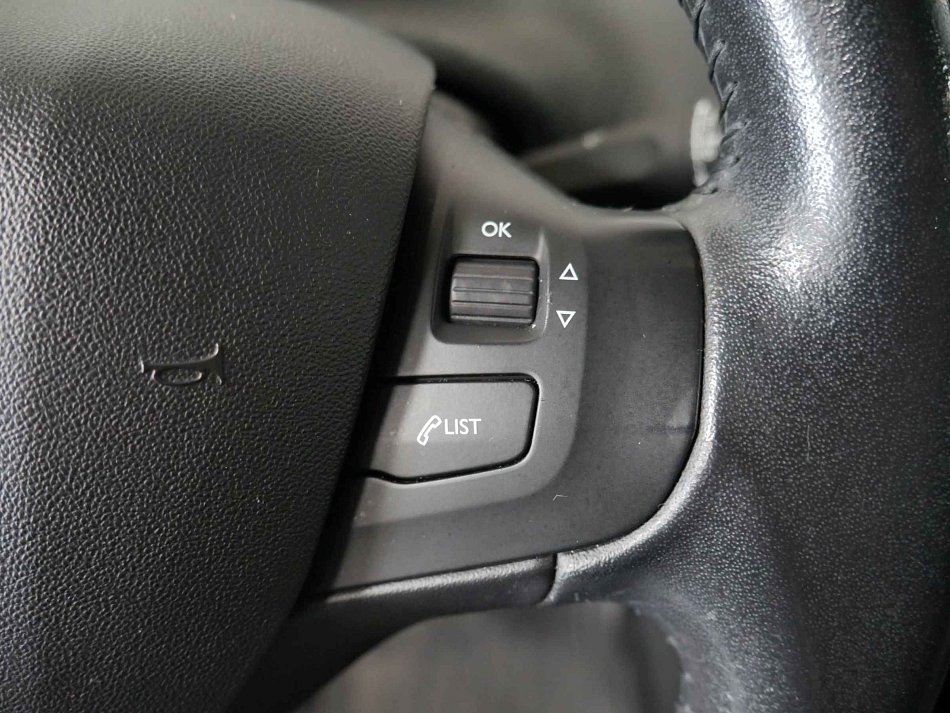 Peugeot 2008 1.2 PT 