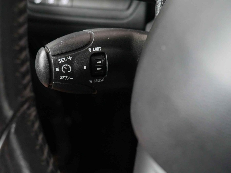 Peugeot 2008 1.2 PT 
