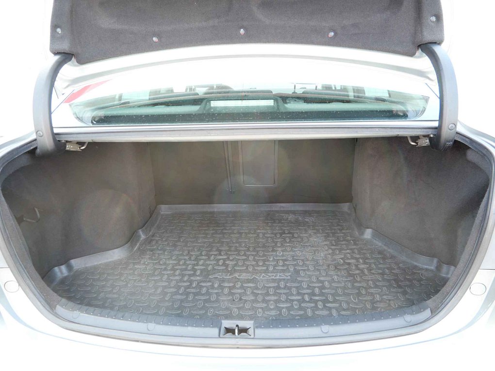 Toyota Avensis 1.8i 