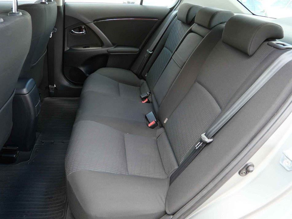 Toyota Avensis 1.8i 