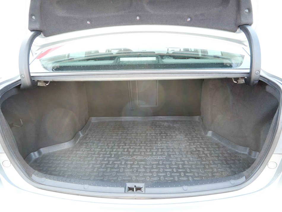 Toyota Avensis 1.8i 