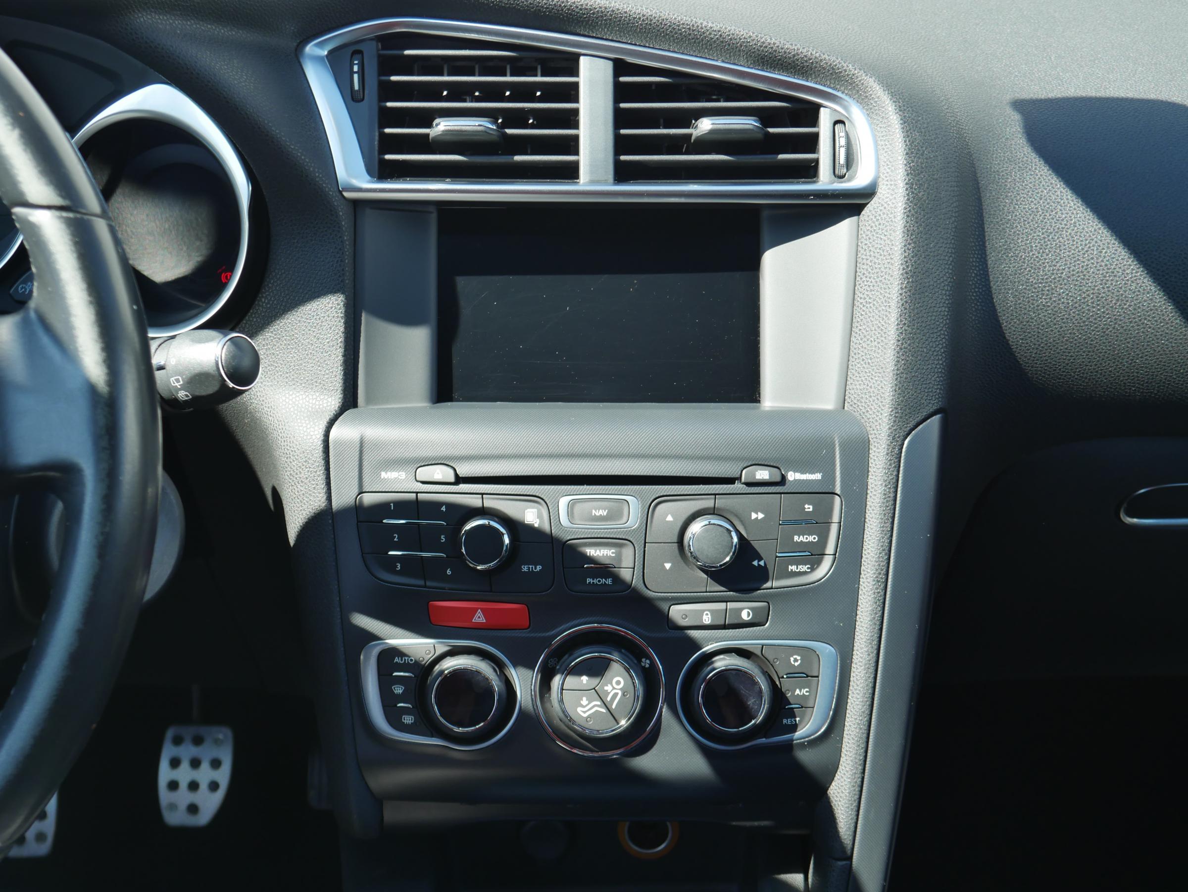 Citroën DS4, 2015 - pohled č. 11