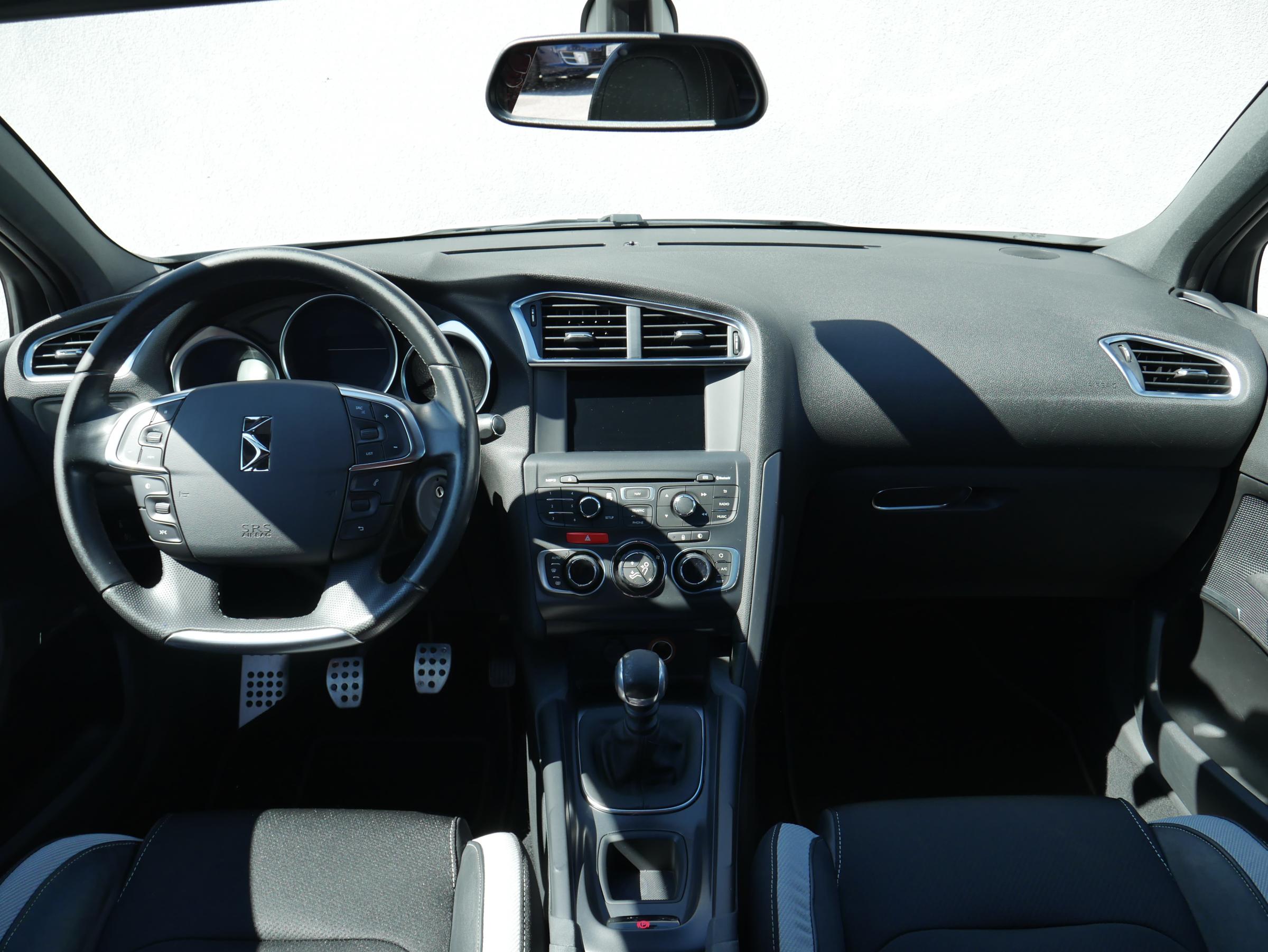 Citroën DS4, 2015 - pohled č. 8