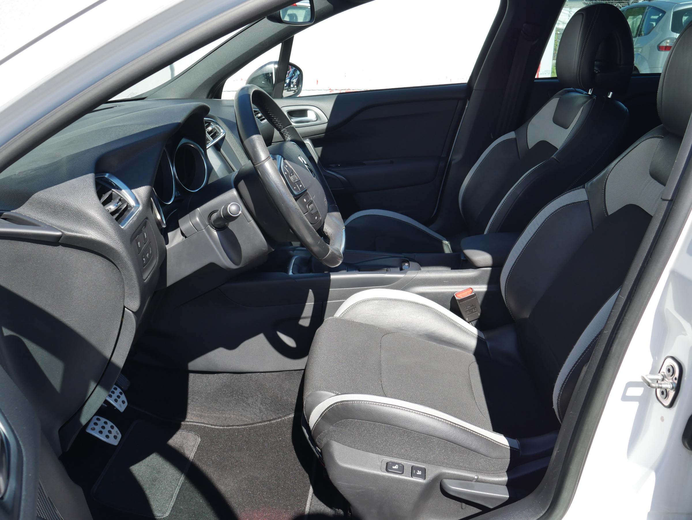 Citroën DS4, 2015 - pohled č. 9