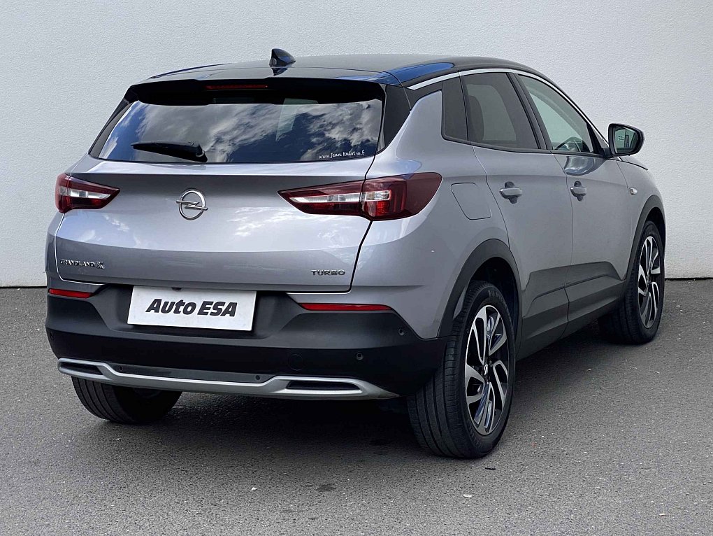 Opel Grandland X 1.2PT Innovation