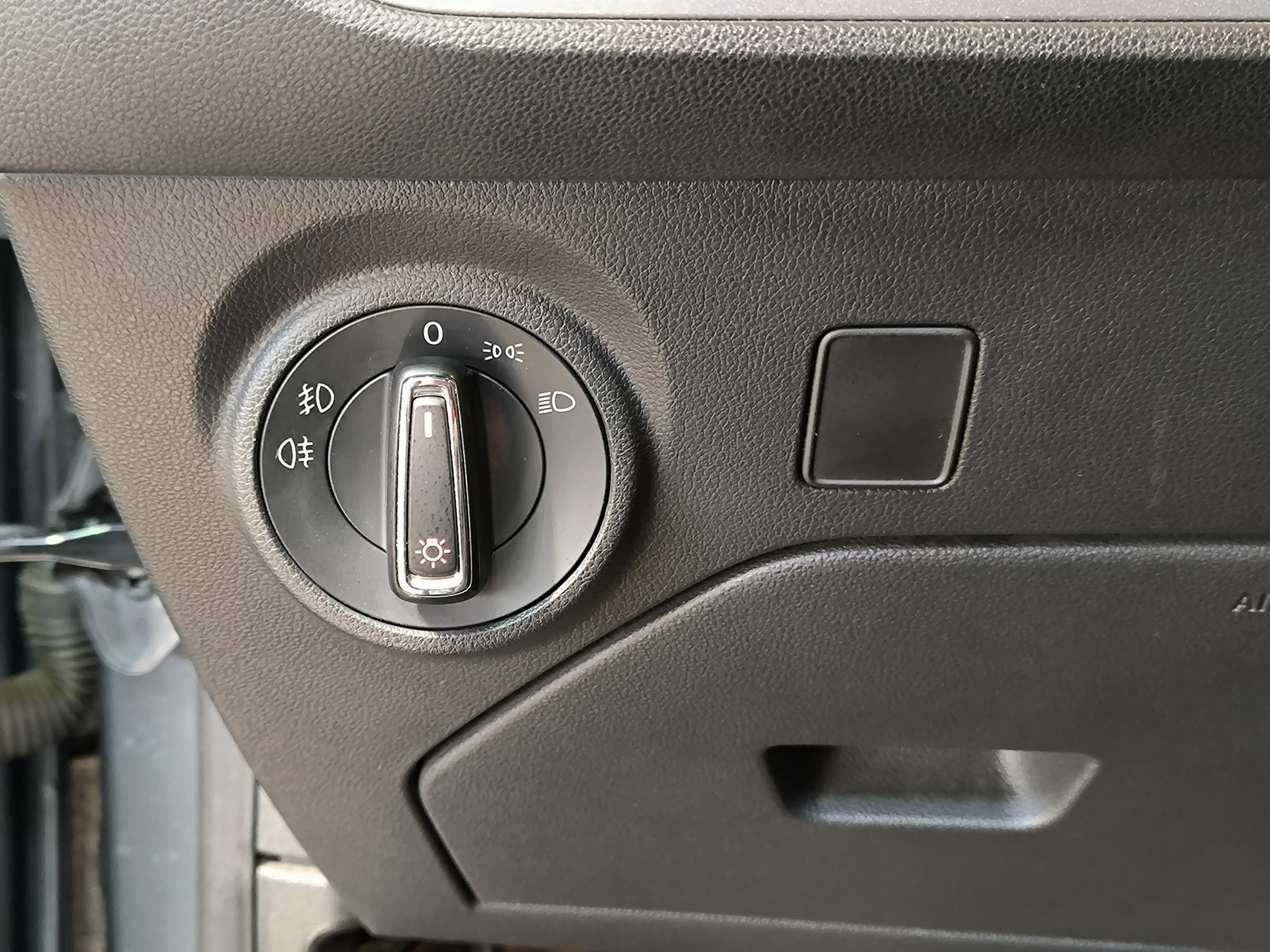 Seat Leon, 2014 - pohled č. 16