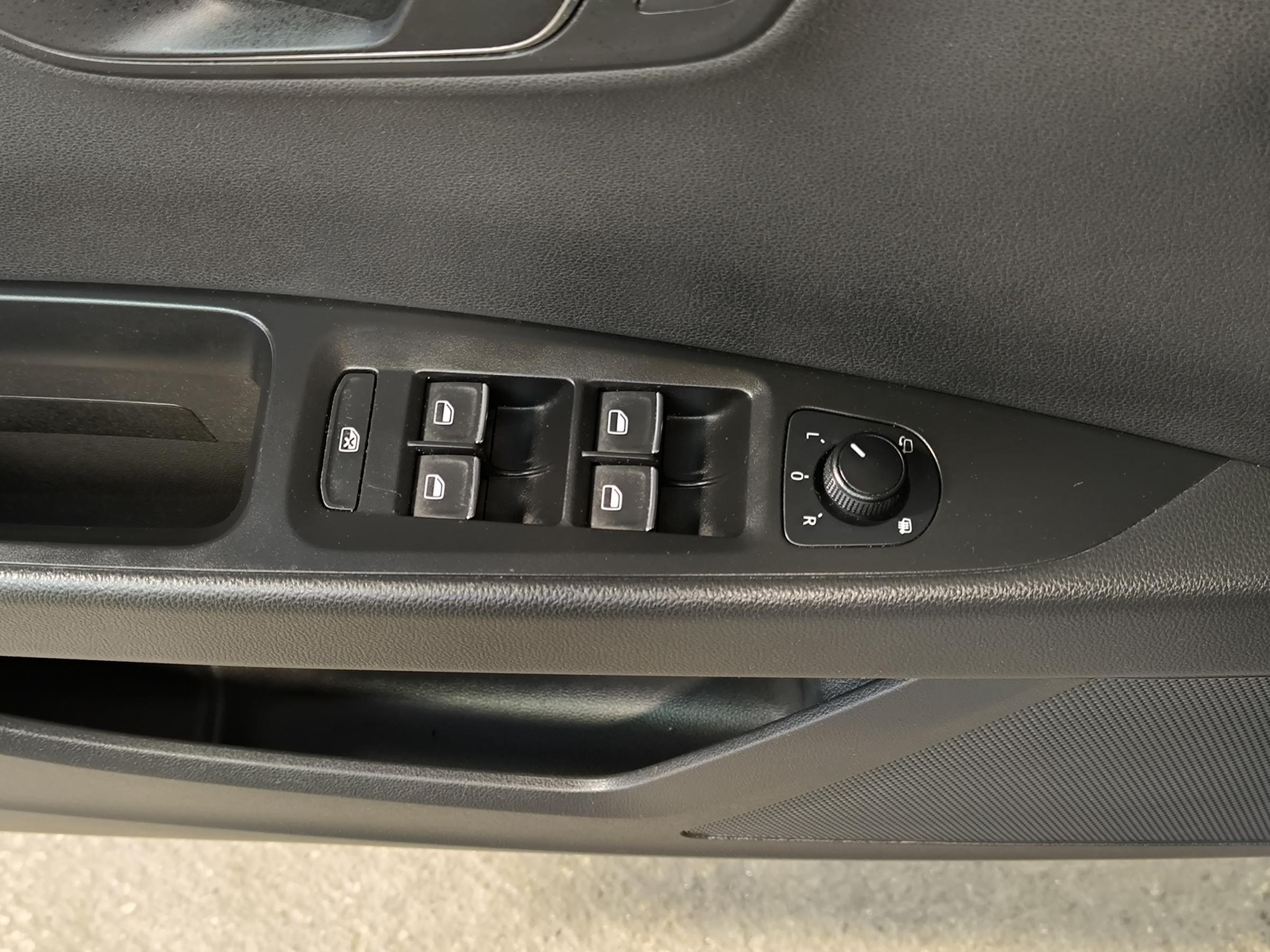 Seat Leon, 2014 - pohled č. 17