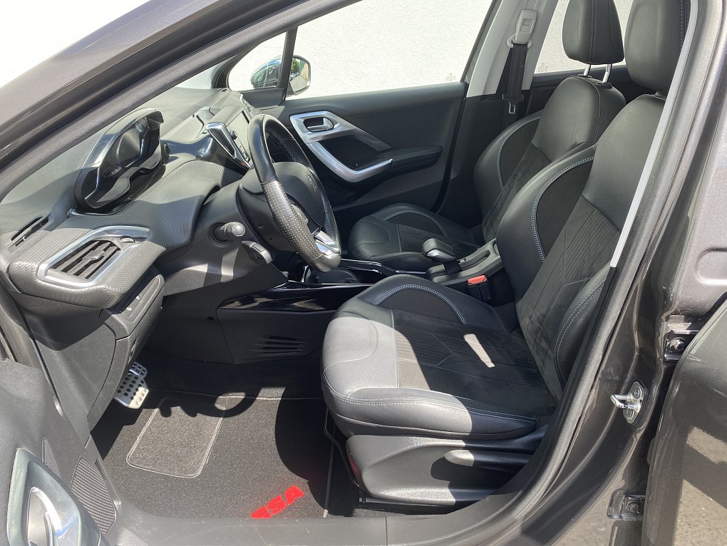Peugeot 2008 1.2PT Crossway