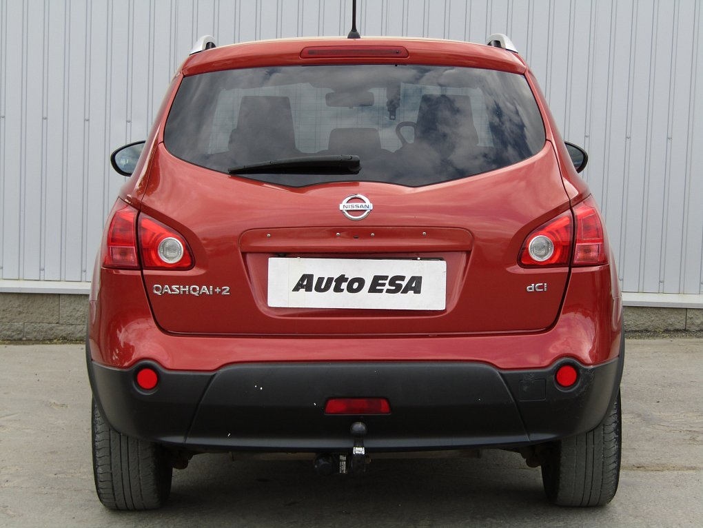 Nissan Qashqai 2.0 dCi  4x4, 7míst