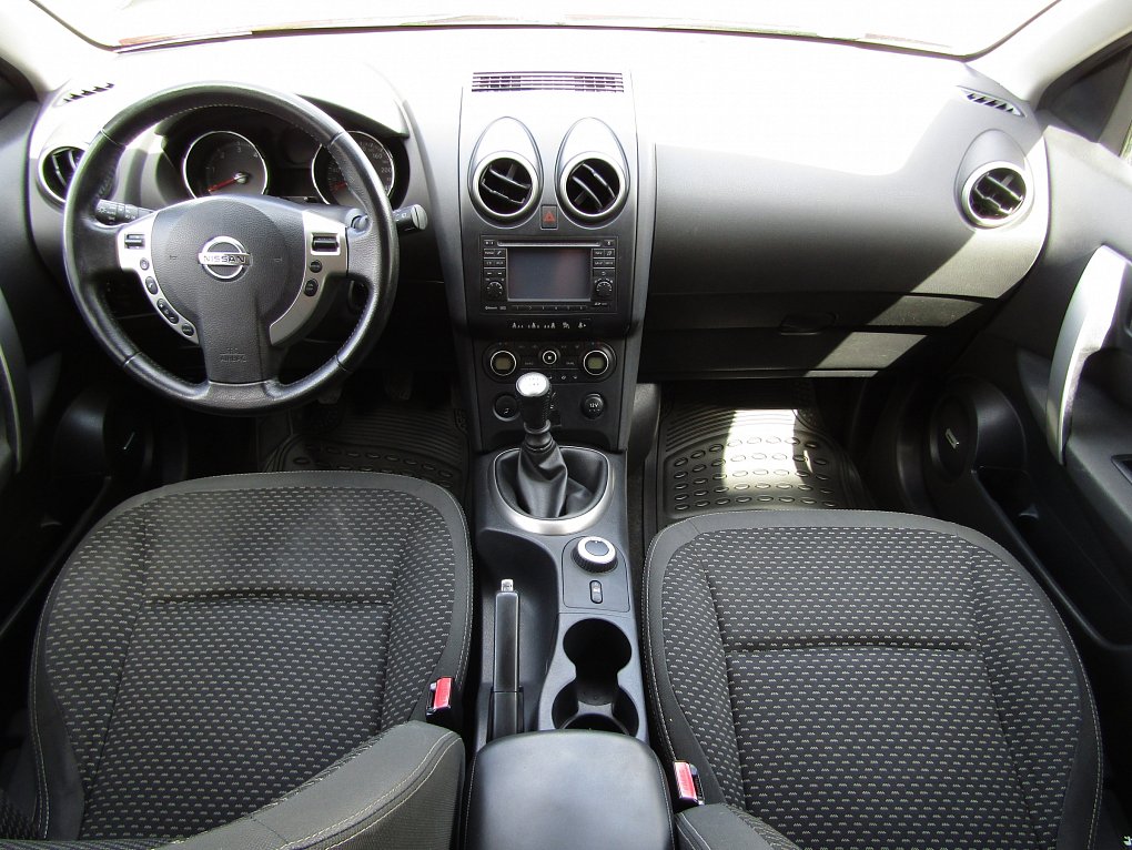 Nissan Qashqai 2.0 dCi  4x4, 7míst