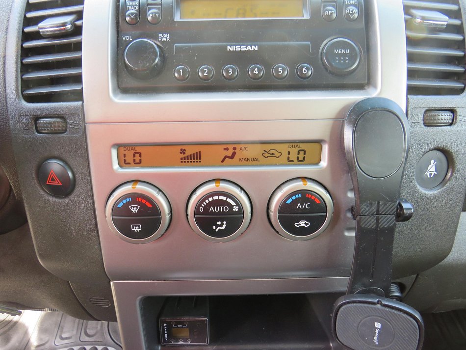 Nissan Pathfinder 2.5dCi  4x4, 7míst