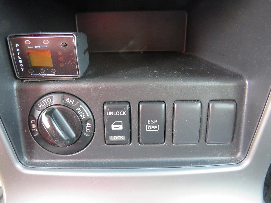 Nissan Pathfinder 2.5dCi  4x4, 7míst