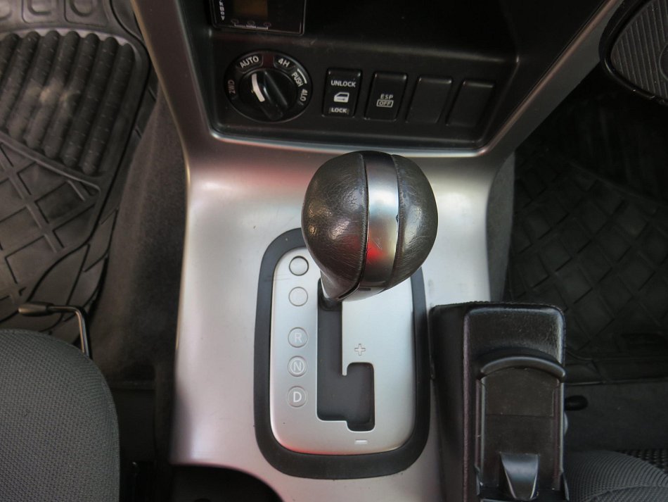 Nissan Pathfinder 2.5dCi  4x4, 7míst