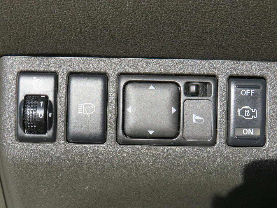 Nissan Pathfinder 2.5dCi  4x4, 7míst