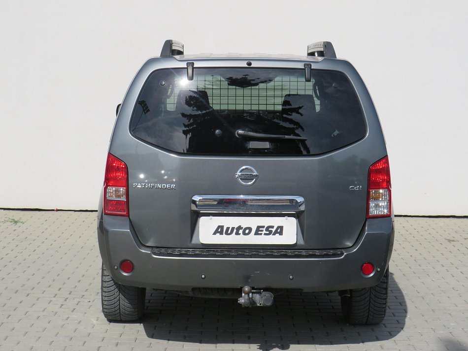 Nissan Pathfinder 2.5dCi  4x4, 7míst