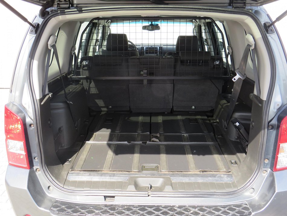 Nissan Pathfinder 2.5dCi  4x4, 7míst