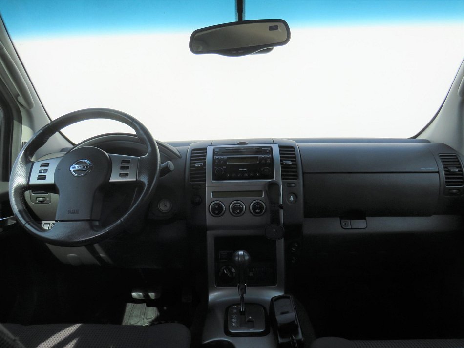 Nissan Pathfinder 2.5dCi  4x4, 7míst