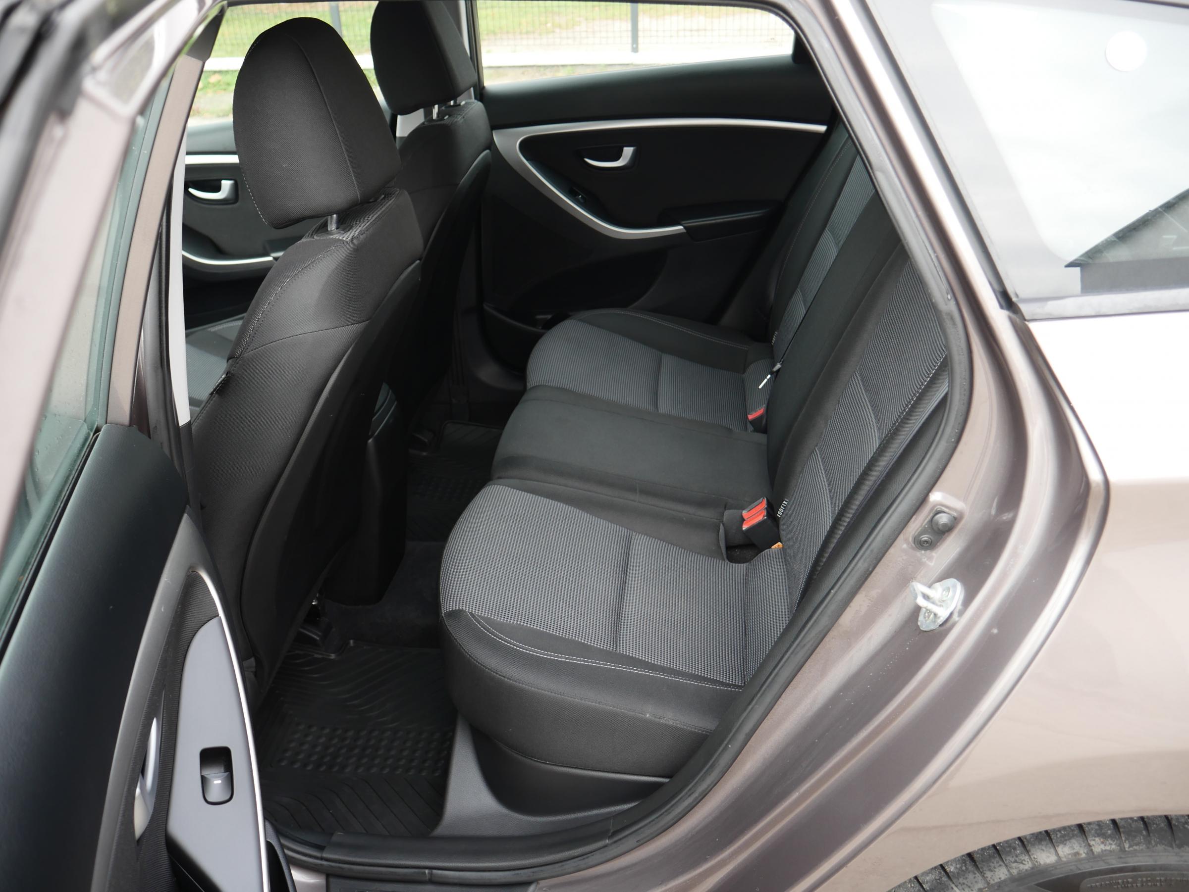 Hyundai i30, 2015 - pohled č. 10