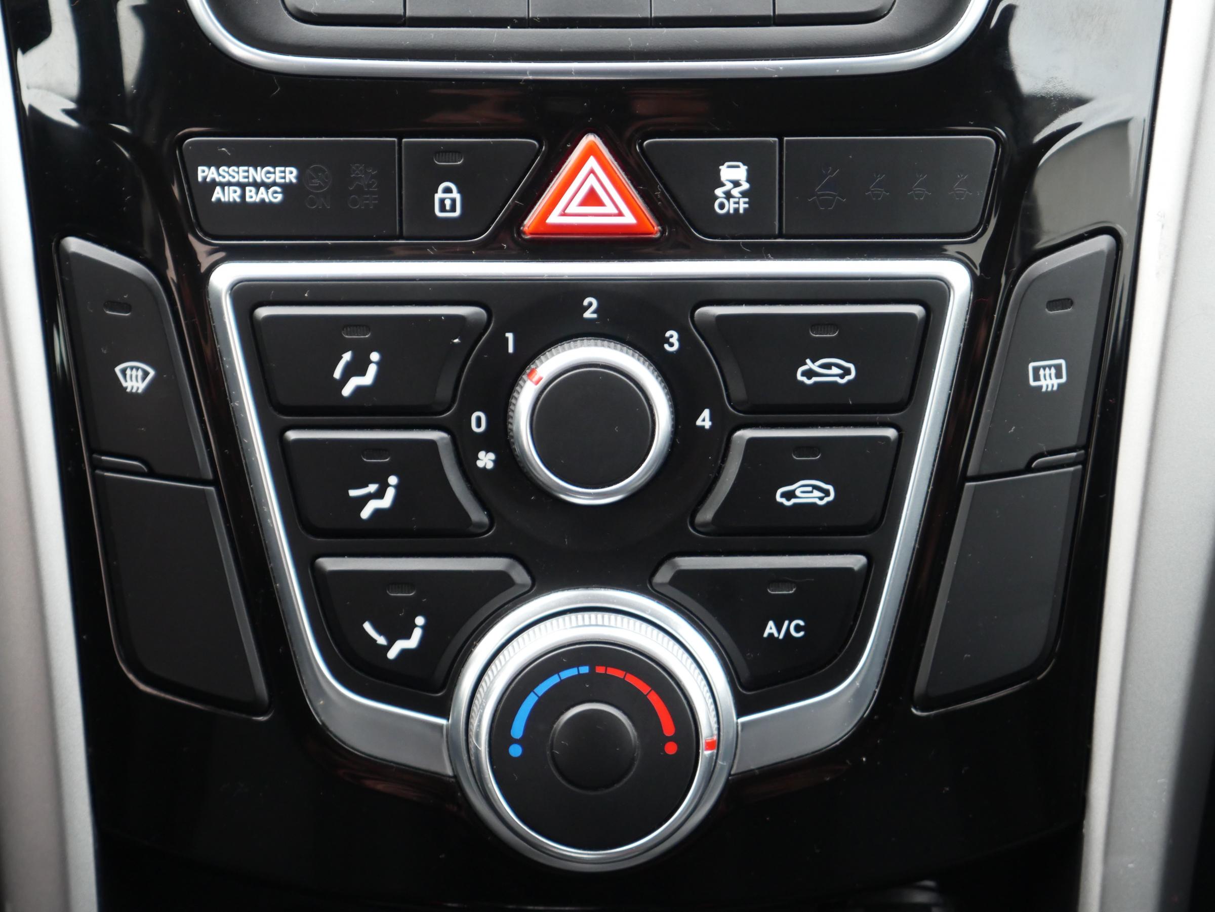 Hyundai i30, 2015 - pohled č. 12