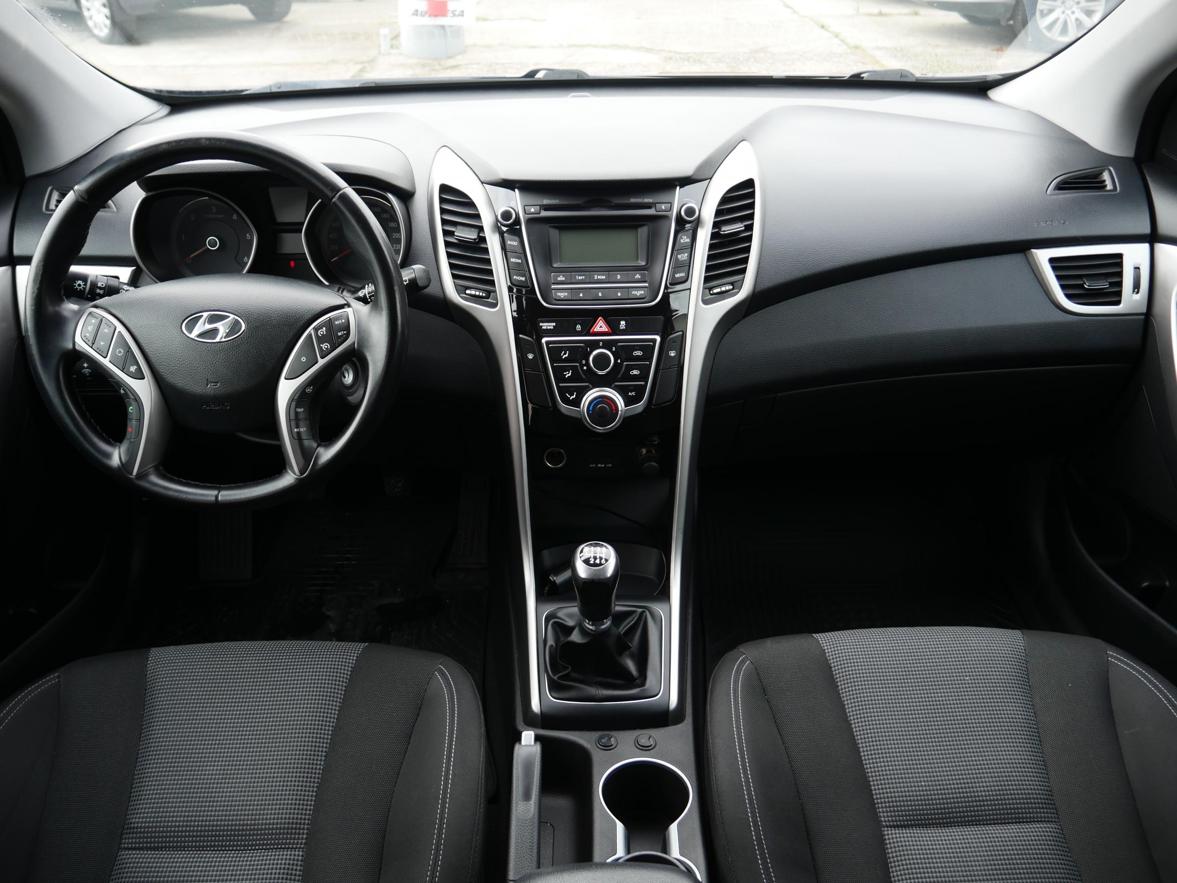 Hyundai i30, 2015 - pohled č. 8