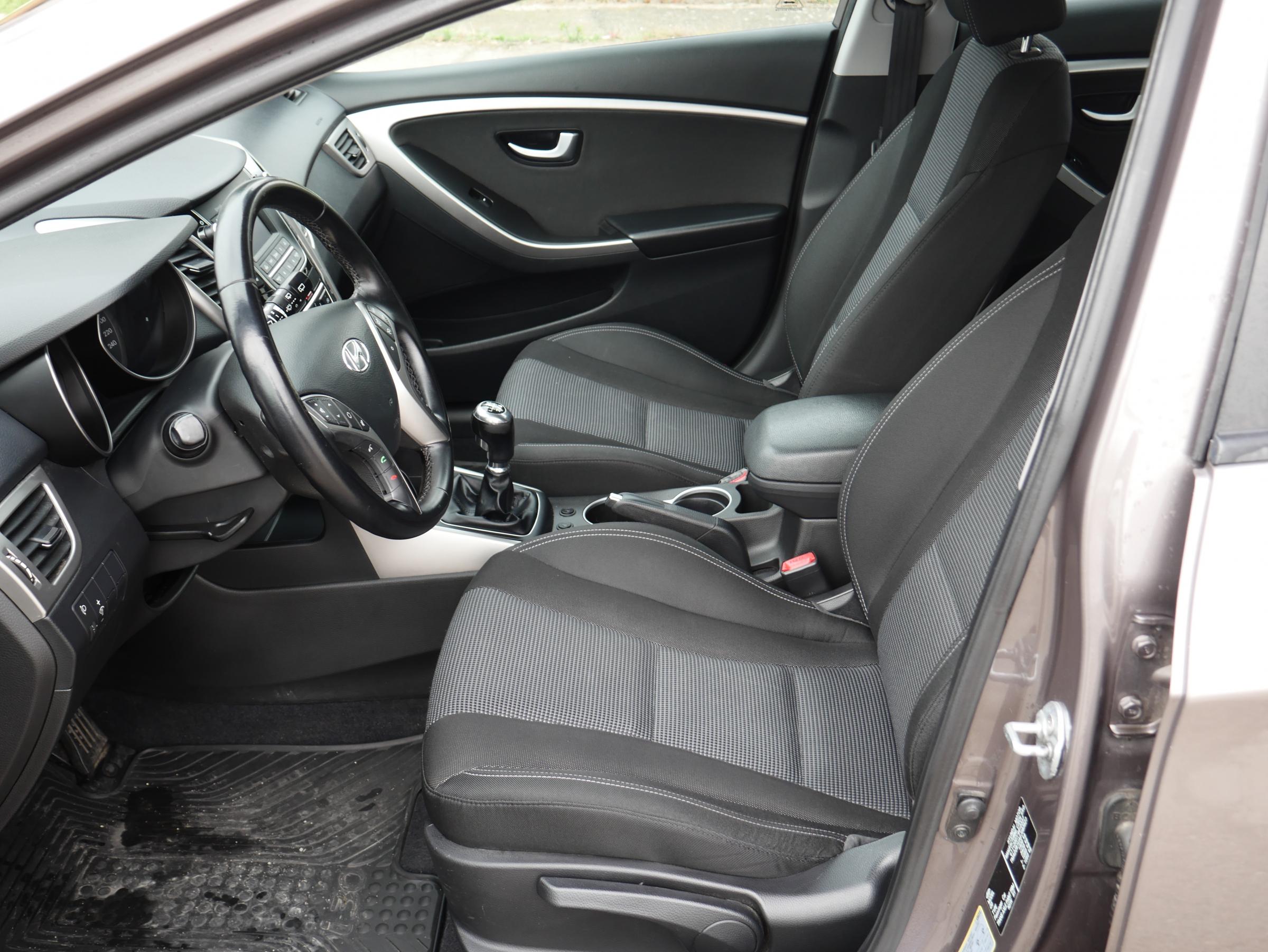 Hyundai i30, 2015 - pohled č. 9